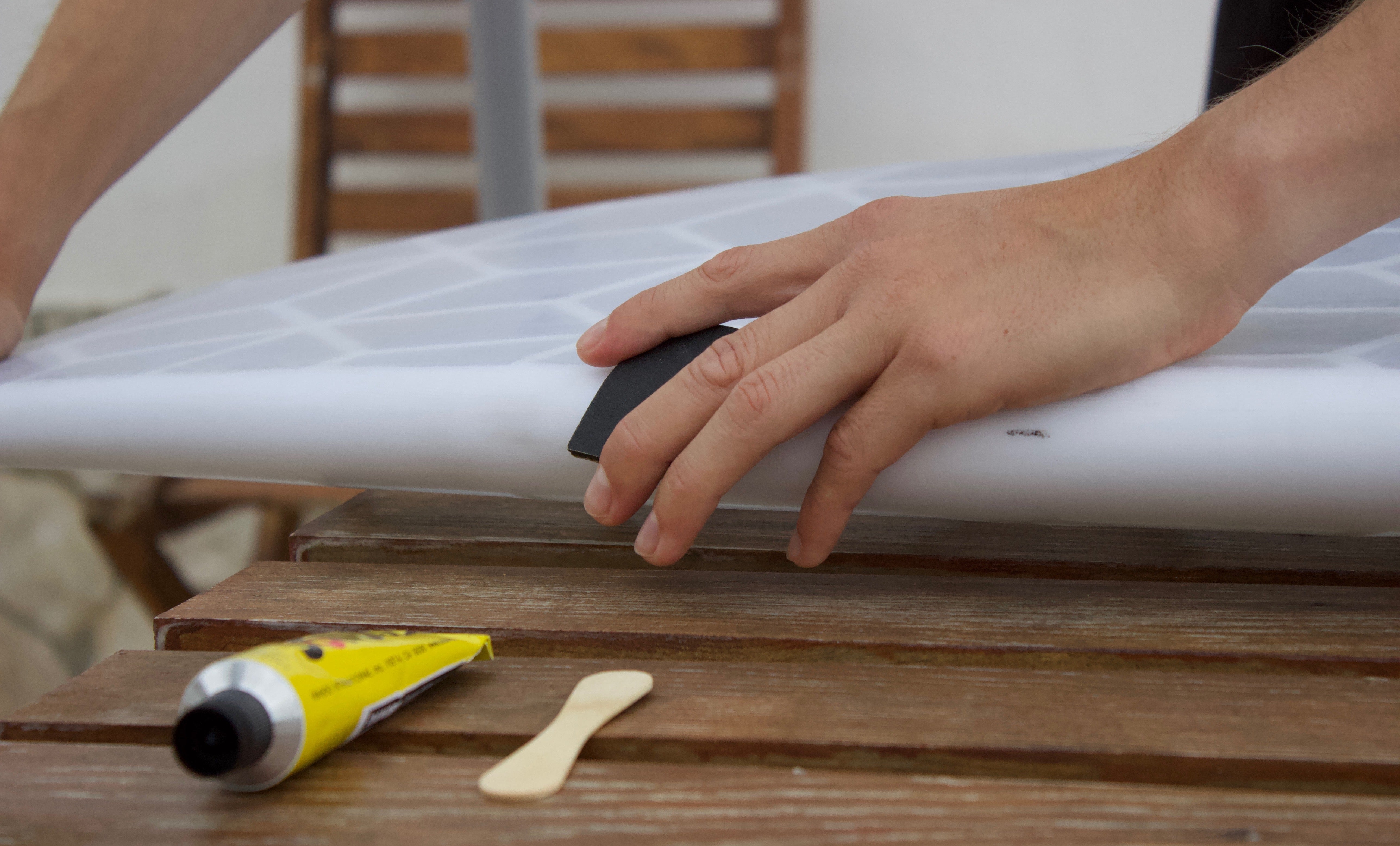 Comment réparer une planche de surf - Conseils et Astuces Wyve - réparation de surf