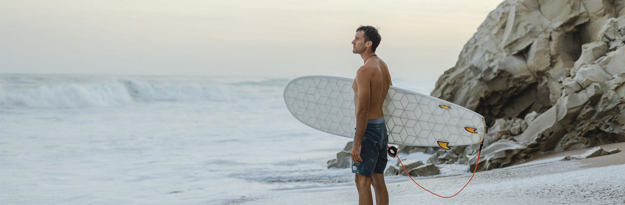Planche de surf Wyve Made in France - Planche de surf performante - Planche de surf écologique - Découvrez les shapes mid lenght
