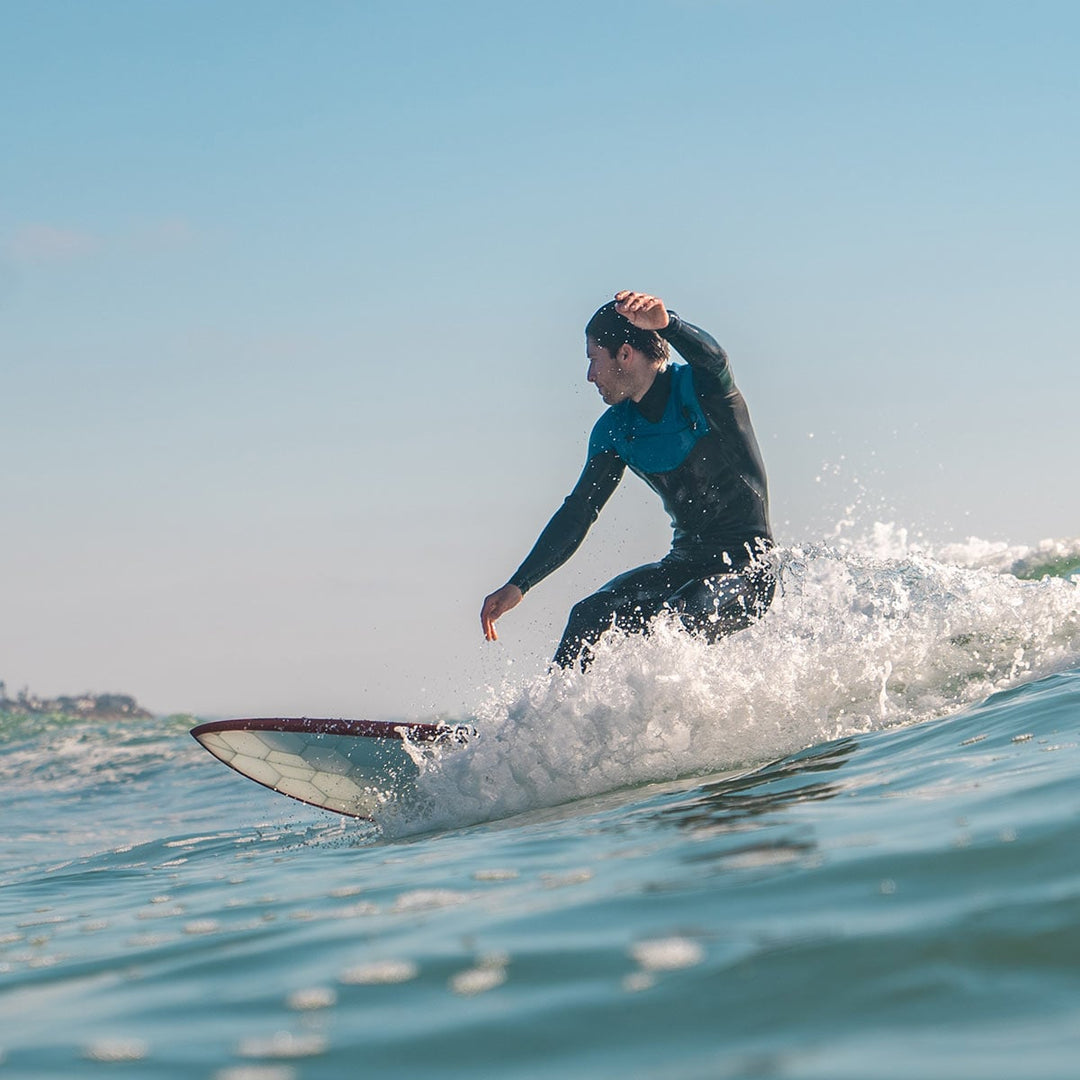 8309696430386_1684758446670_planche-surf-wyve-action-vague-Eggy