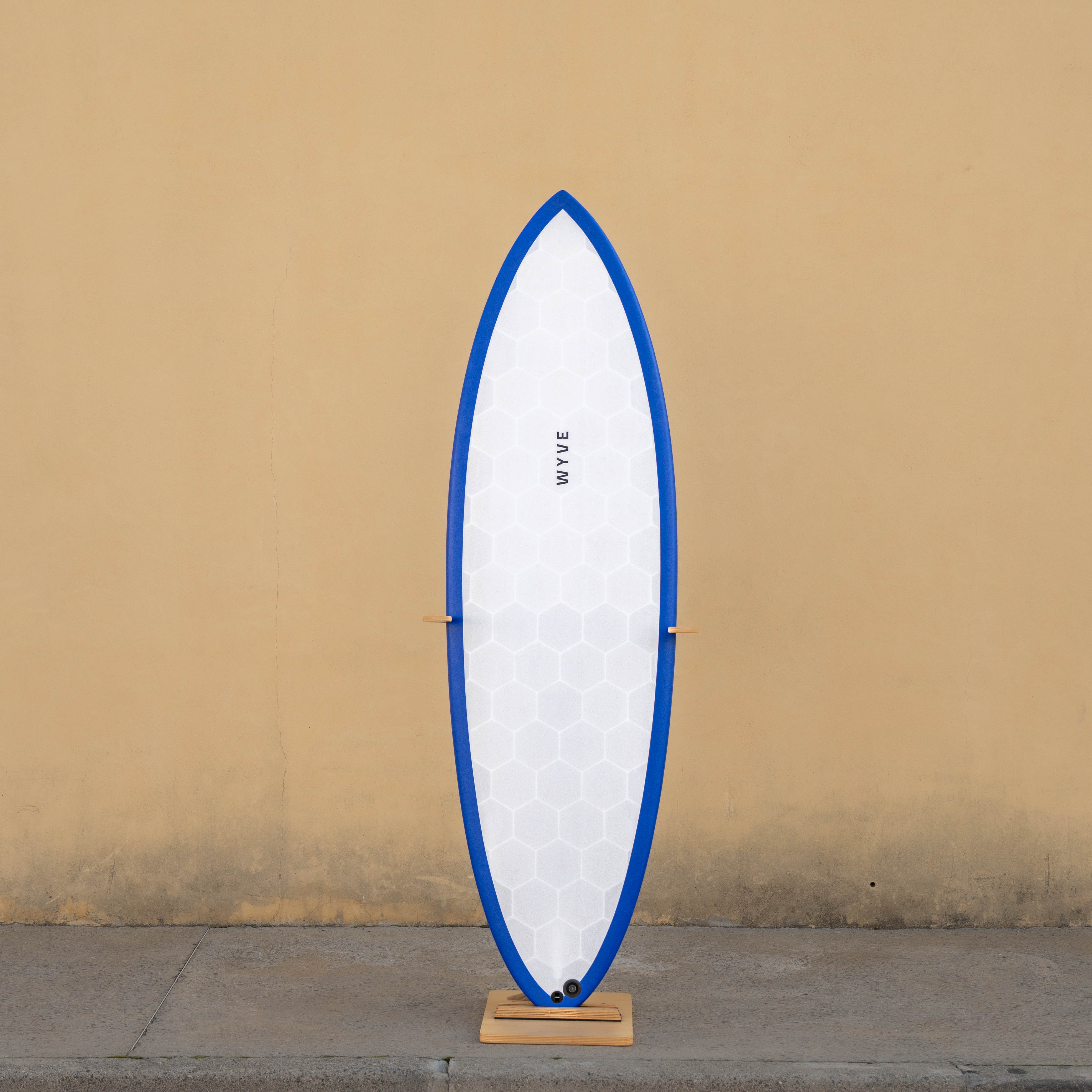 planche de surf Wyve Made in France avec un shape de shortboard